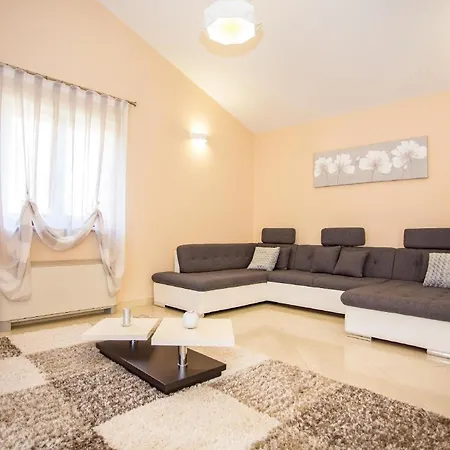 Mit Privatpool Fuer 6 Personen Ca 130 Qm In Kosinozici, Porec, Istrien Istrische Riviera Holiday home