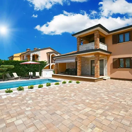 Mit Privatpool Fuer 6 Personen Ca 130 Qm In Kosinozici, Porec, Istrien Istrische Riviera Porec